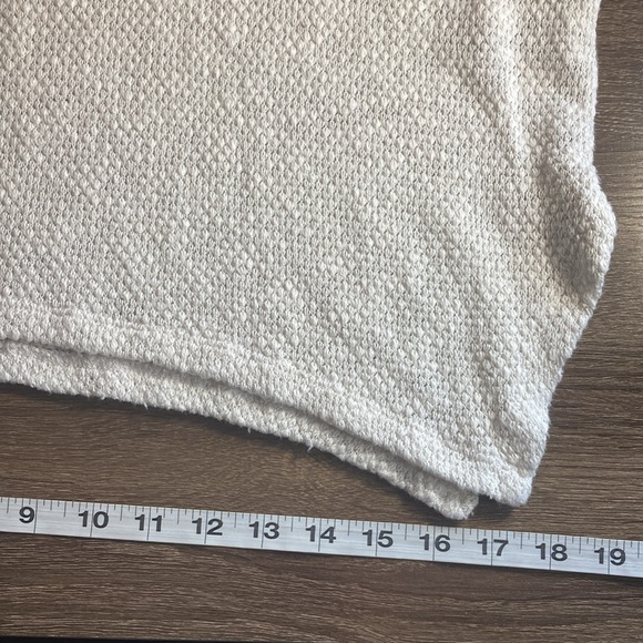 Women’s Velvet by Graham & Spencer Medium Cream Soft Knit Sweater - Picture 7 of 8